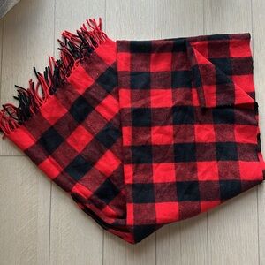 Madewell buffalo checkered cape wool scarf